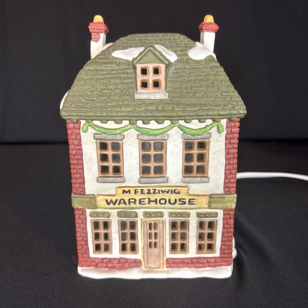 Vintage‎ Department 56 Heritage Dickens' Village Series "FEZZIWIG'S WAREHOUSE"